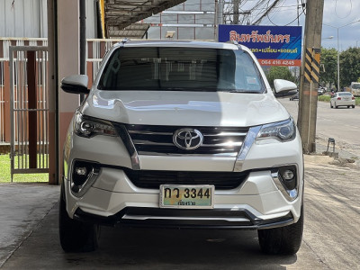 2019 Toyota Fortuner 2400 - auto